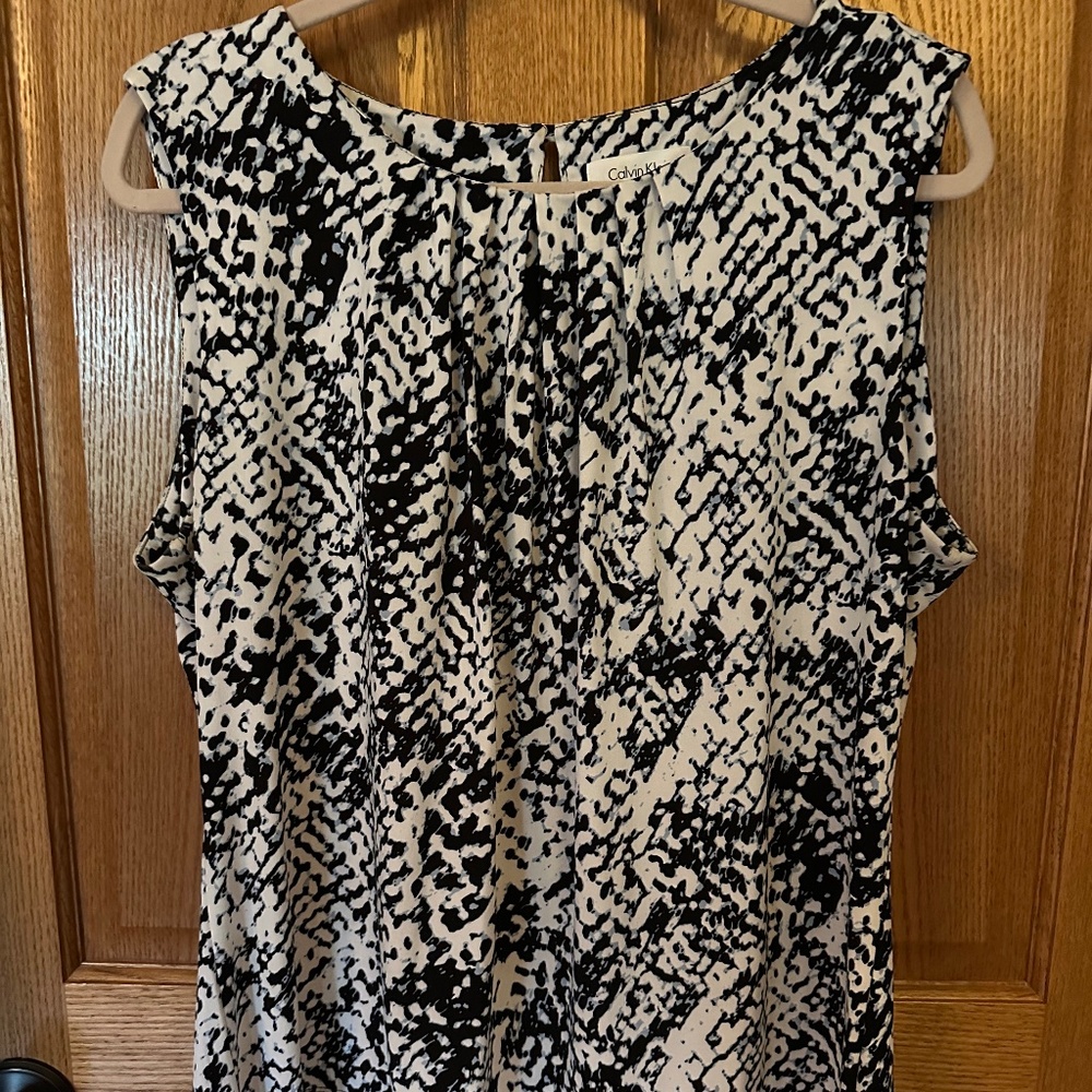 Calvin Klein Women's Career Sleeveless Blue/Black/White Top.  Size 1X.